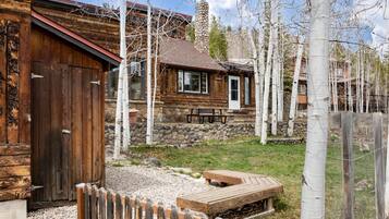 Cabin, 4 Bedrooms | Exterior