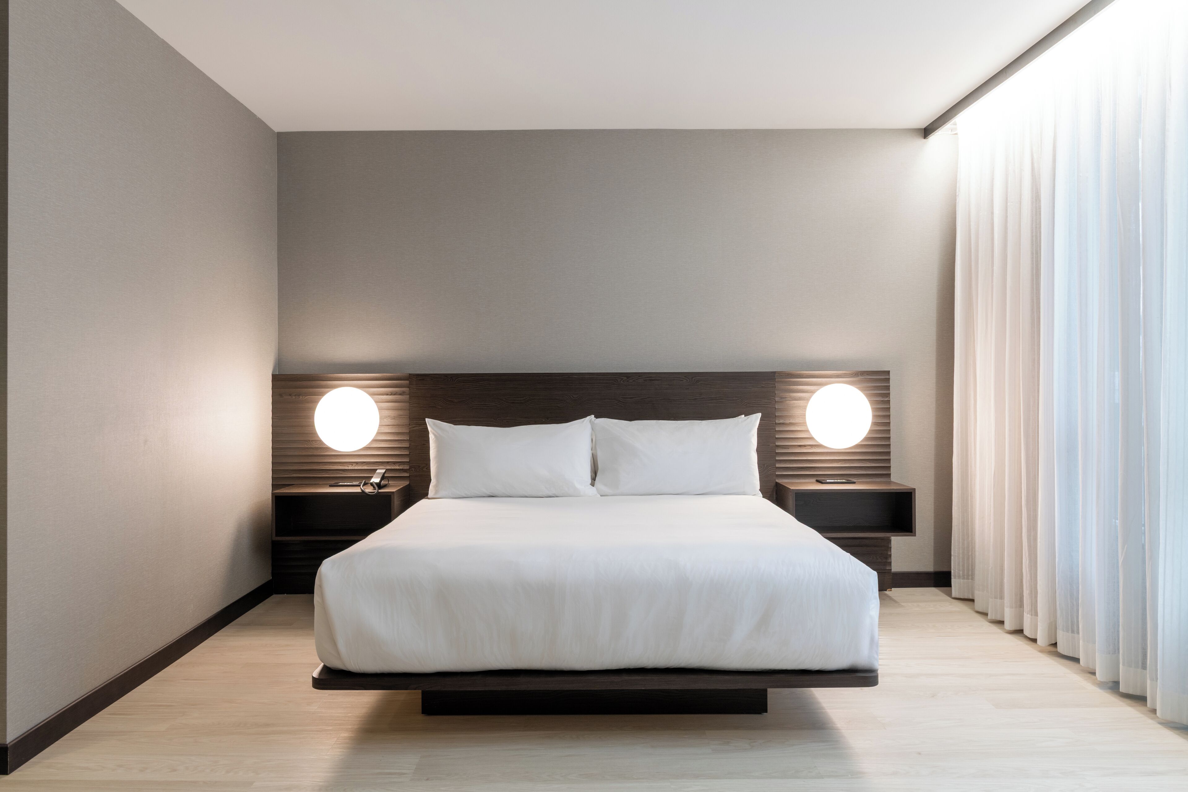 Caja de seguridad en la habitación y cortinas blackout 