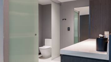 Studio, 1 King Bed | Bathroom | Shower, hair dryer, towels, soap