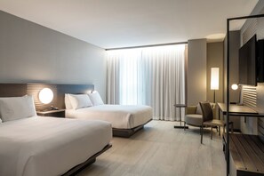 Zimmersafe, Verdunkelungsvorhänge, Bügeleisen/Bügelbrett