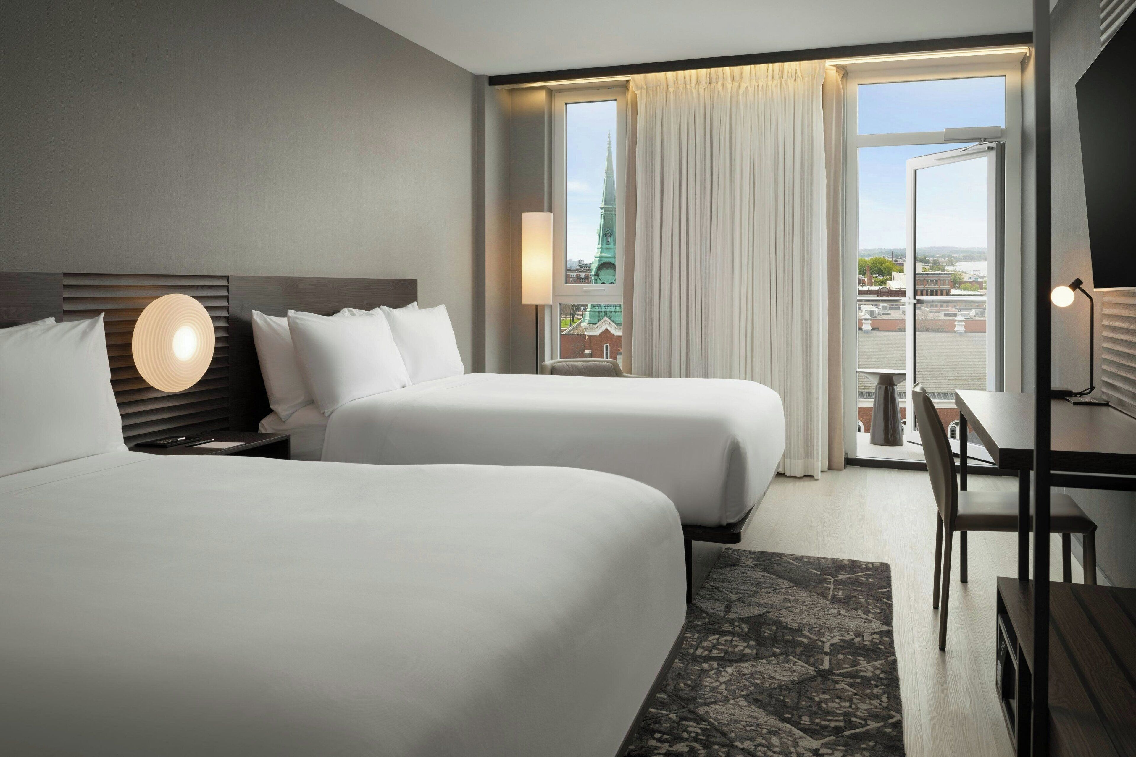 Værelse - 2 queensize-senge - balkon (View) | Pengeskab på værelset, mørklægningsgardiner, strygejern/strygebræt