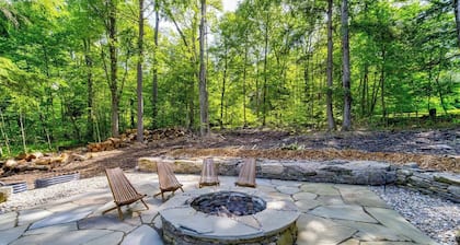 Catskills Mid-Century Modern 2-bedroom in Monticello, NY