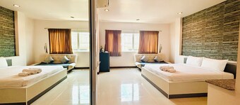 Ree Riverside hotel
