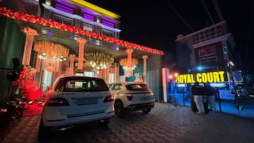 Mặt tiền nơi lưu trú