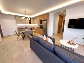 3 bedrooms - ng Lique Pool Garden Apartment (Rethymno)