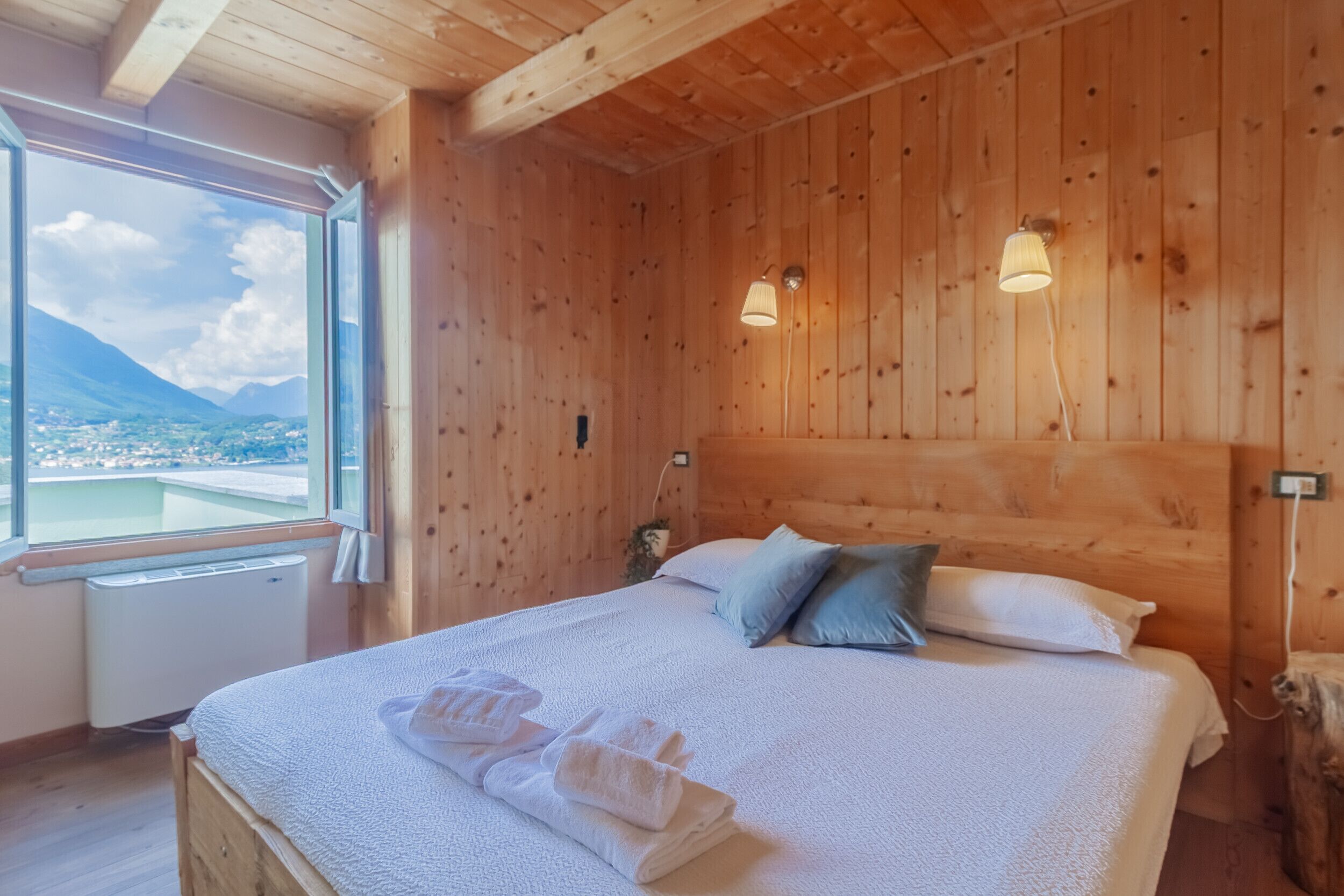 3 chambres, fer et planche à repasser, Wi-Fi gratuit, draps fournis