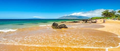 Am Strand, Liegestühle, Strandtücher