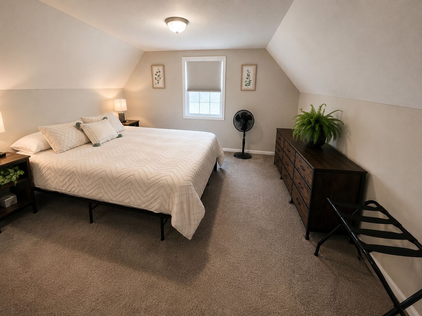 3 bedrooms, WiFi (free), bed sheets
