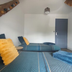 2 chambres, fer et planche à repasser, lit parapluie, Wi-Fi gratuit
