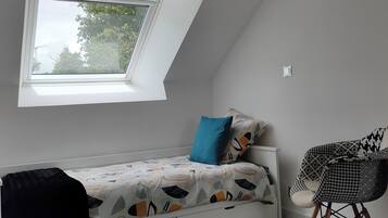 2 slaapkamers, een strijkplank/strijkijzer, gratis wifi, beddengoed