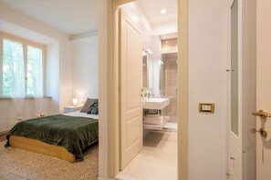 2 chambres, fer et planche à repasser, Wi-Fi gratuit, draps fournis