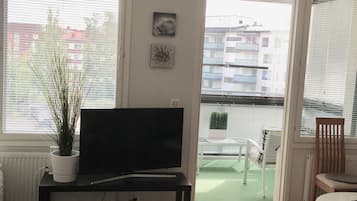 Comfort Apartment, 1 Bedroom, Balcony, Courtyard View | 1 bedroom, iron/ironing board, free WiFi