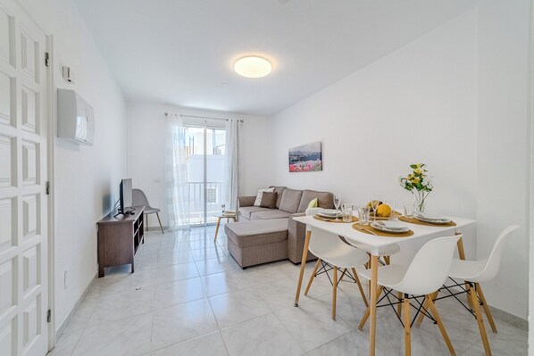 Apartment, Balcony, Beachside | Living area | 32-inch LCD TV with satellite channels, streaming services - La Punta (Alcalá)