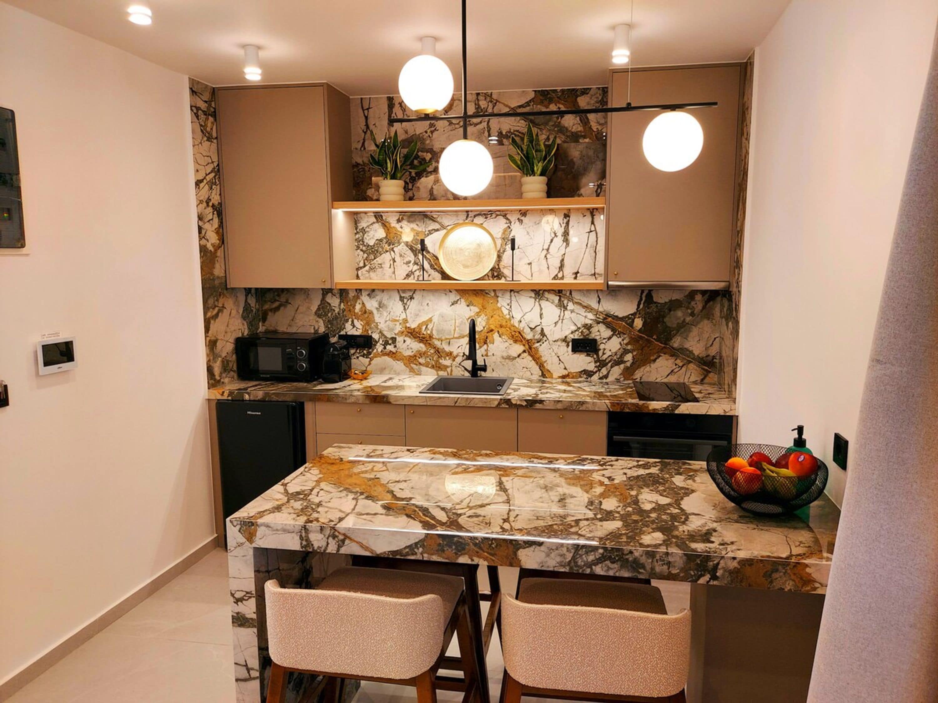 1 habitación, escritorio y sistema de insonorización 