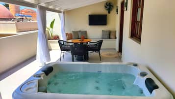 1 habitación, escritorio y sistema de insonorización
