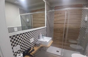 Comfort Double or Twin Room | Bathroom | Shower, hair dryer, bathrobes, slippers - Dimora Neapolis (Naples)