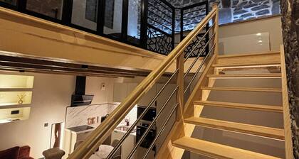 Cosy Duplex - Equipped & Central