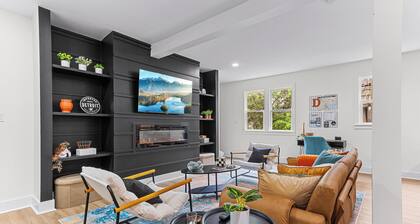 Modern & Stylish 4BR Home - Near Detroit Downtown - Sleeps 10 - Pet-Friendly