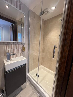 Apartment | Bathroom - Imperial Argyle Square Apartment (London)