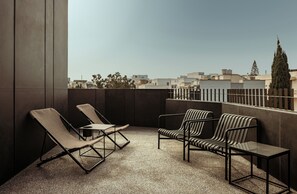 Minibar, safe på rommet, skrivebord og skrivebord for bærbar PC