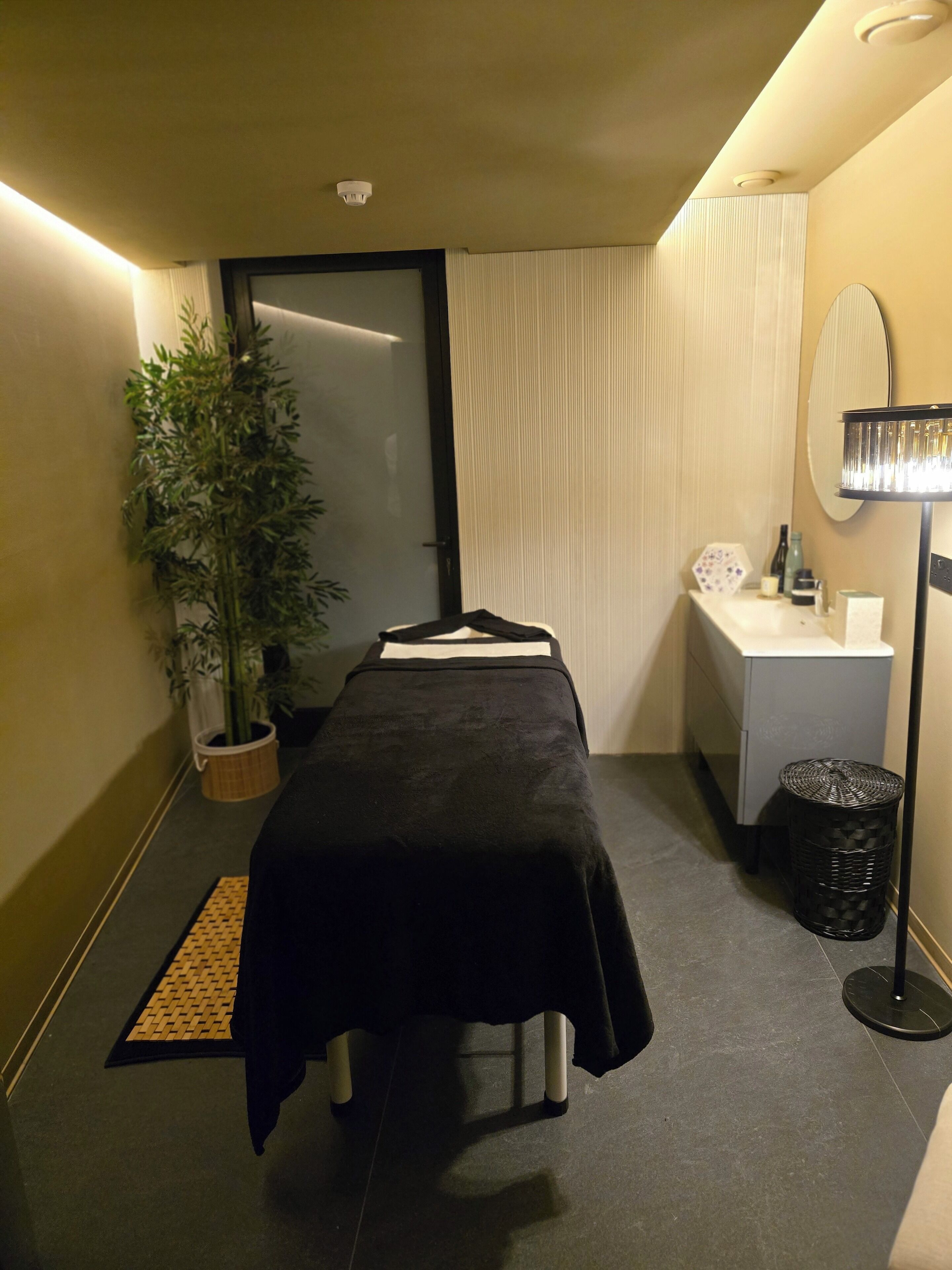 Sauna seca, banheira de hidromassagem, sauna a vapor