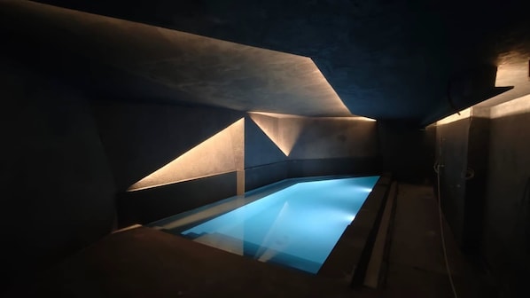 Indoor pool, outdoor pool