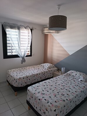 2 chambres, fer et planche à repasser, draps fournis