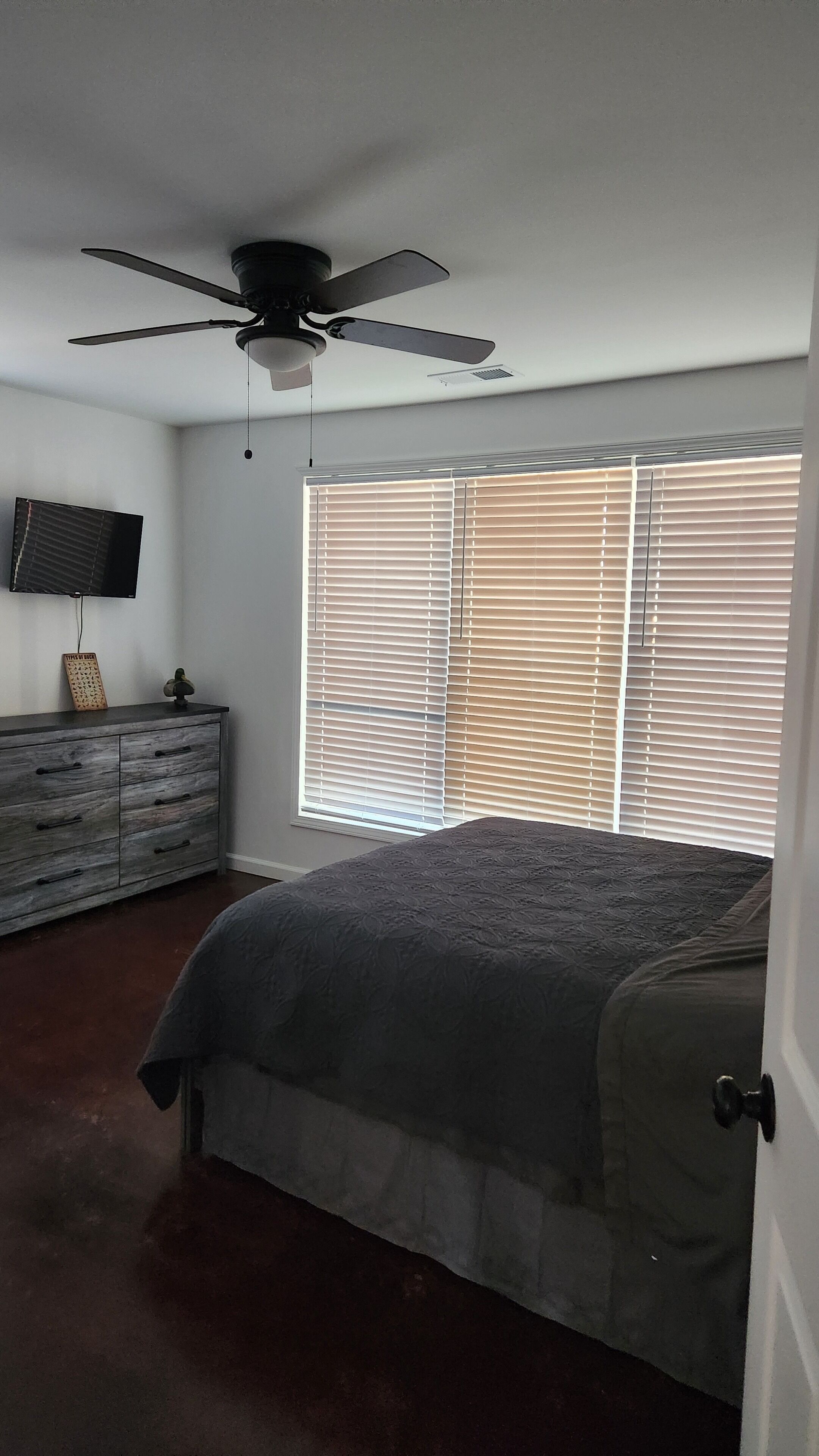 3 bedrooms, free WiFi, bed sheets, wheelchair access