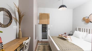 1 Schlafzimmer, Schreibtisch, Bügeleisen/Bügelbrett, Reisekinderbett