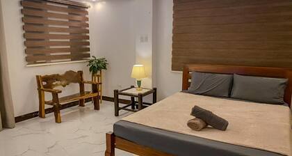 Charming 1-bedroom house in welcoming Alfonso with WiFi, AC