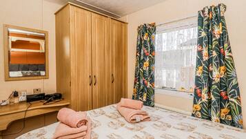 3 bedrooms, individually decorated, individually furnished, free WiFi