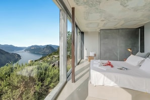 Villa familiare, 3 camere da letto, lato montagna (Villa Skyline - Pool - Lakeview -) | Vista dalla camera