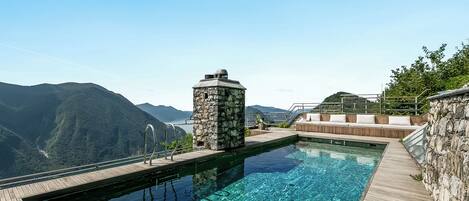 Piscina externa sazonal