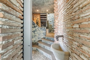 Family Villa, 3 Bedrooms, Balcony, Mountainside (Villa Skyline - Pool - Lakeview -) | Interior - Villa Skyline - Pool - Lakeview - Privacy (Lugano)