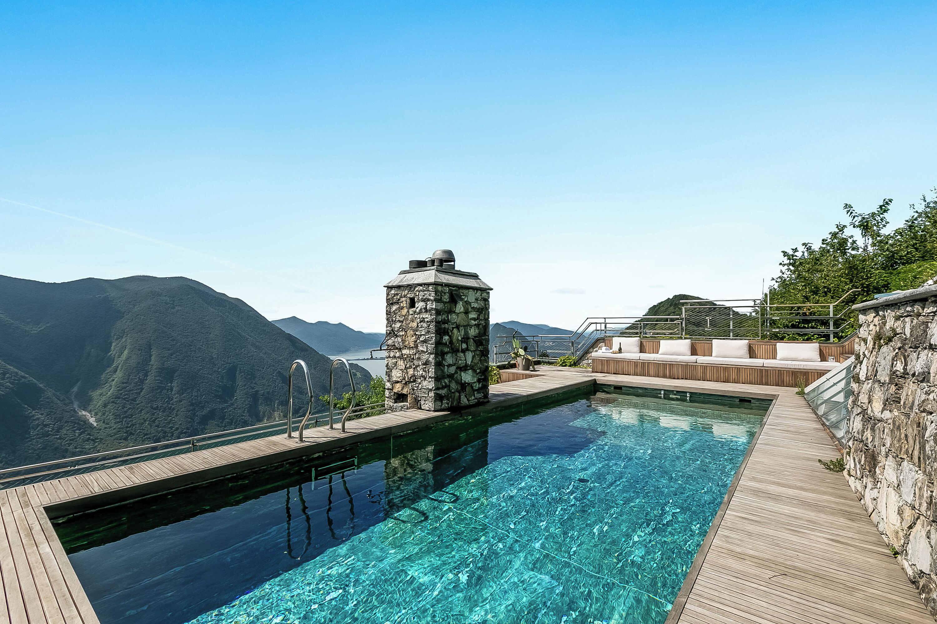 Villa Familiale, 3 chambres, balcon, côté montagne (Villa Skyline - Pool - Lakeview -) | Piscine | Piscine extérieure (ouverte en saison)