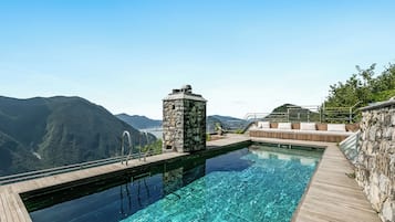 Familienvilla, 3 Schlafzimmer, Balkon, Bergseite (Villa Skyline - Pool - Lakeview -) | Pool | Außenpool (je nach Saison geöffnet)