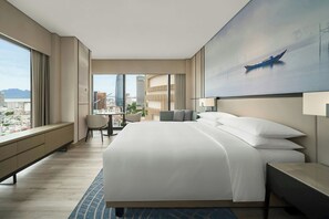 Executive Δωμάτιο, 1 King Κρεβάτι, Θέα στην Πόλη | Κλινοσκεπάσματα υψηλής ποιότητας, κρεβάτια memory foam, μίνι μπαρ 