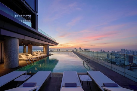 Indoor pool, outdoor pool