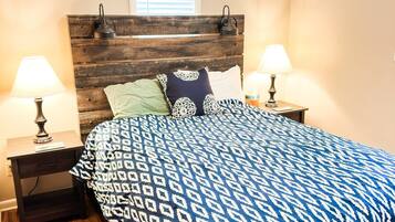 4 bedrooms, iron/ironing board, WiFi (free), bed sheets