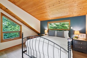 1 bedroom, travel cot, free WiFi, bed sheets