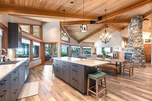 Fridge, microwave, oven, stovetop - Waves End- Chesterman Beach, hot tub, views! (Tofino)