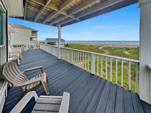 Whispering Sands Beachfront | Community Pool