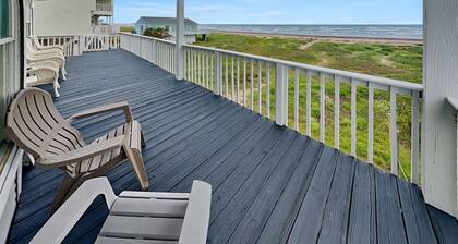 Whispering Sands Beachfront | Community Pool