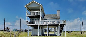 Whispering Sands Beachfront | Community Pool