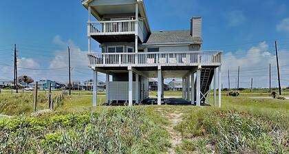 Whispering Sands Beachfront | Community Pool