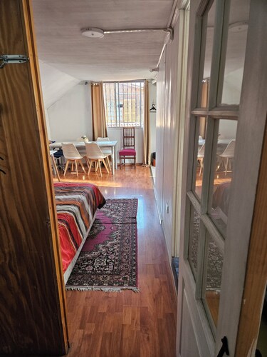 Apartment steps from Mall Arauco Maipú, Parking, wi fi.