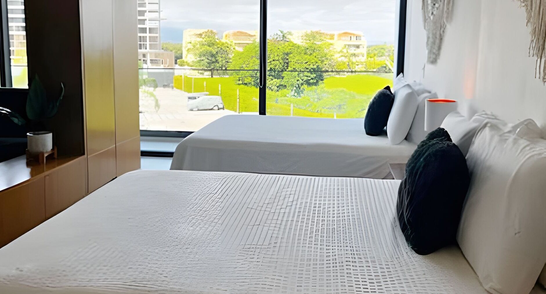 1 habitación, tabla de planchar con plancha y acceso a internet 