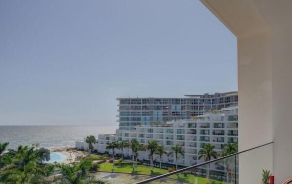 Property grounds - Waterfront condo w/ balcony & garden view (Nuevo Vallarta)
