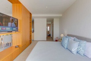 1 bedroom, iron/ironing board, WiFi, bed sheets - Waterfront condo w/ balcony & garden view (Nuevo Vallarta)