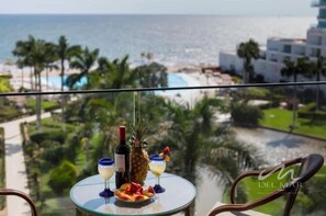 Outdoor dining - Waterfront condo w/ balcony & garden view (Nuevo Vallarta)